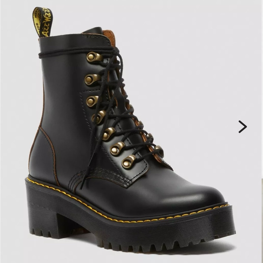 Dr Marten’s Leona Women’s Vintage Smooth Leather Heeled Boots US 7